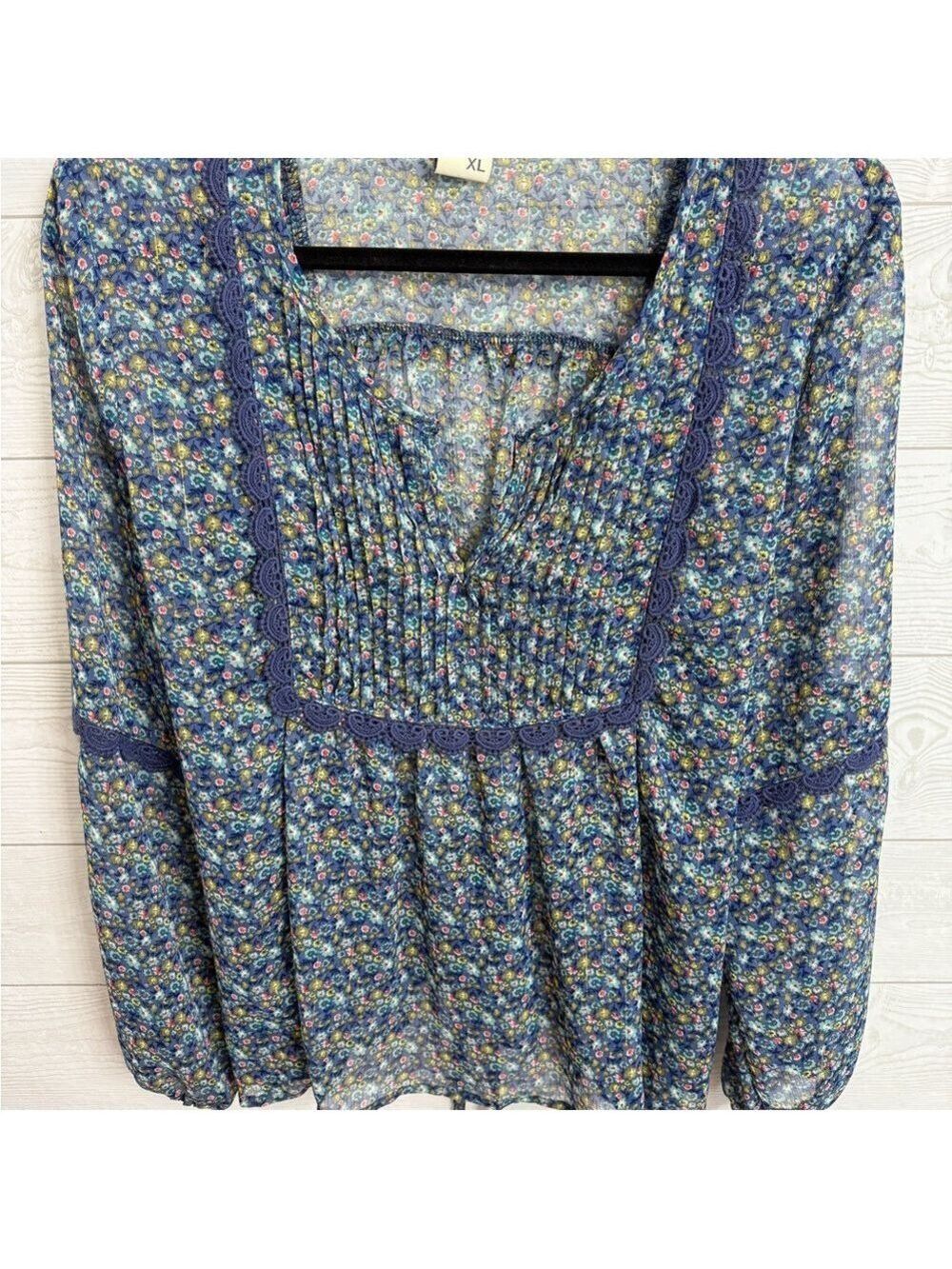 American Rag Cie Women’s BoHo Blue Shear Floral Long Sleeve Blouse. Size XL - Picture 4 of 6